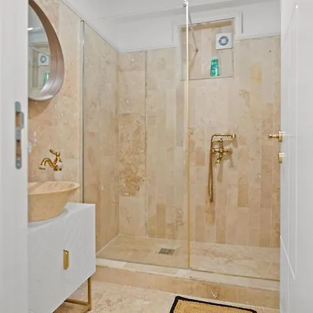 Santorini White Experience Bukurešť