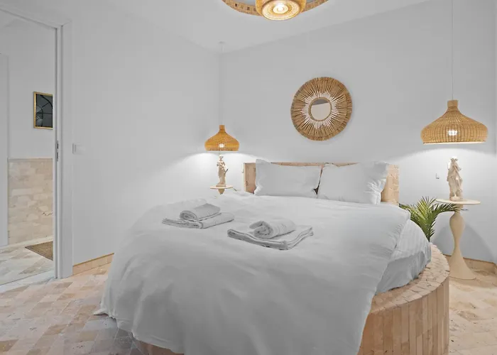 Апартаменти Santorini White Experience